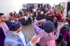 WED-FRIENDS-AND-FAMILY-299